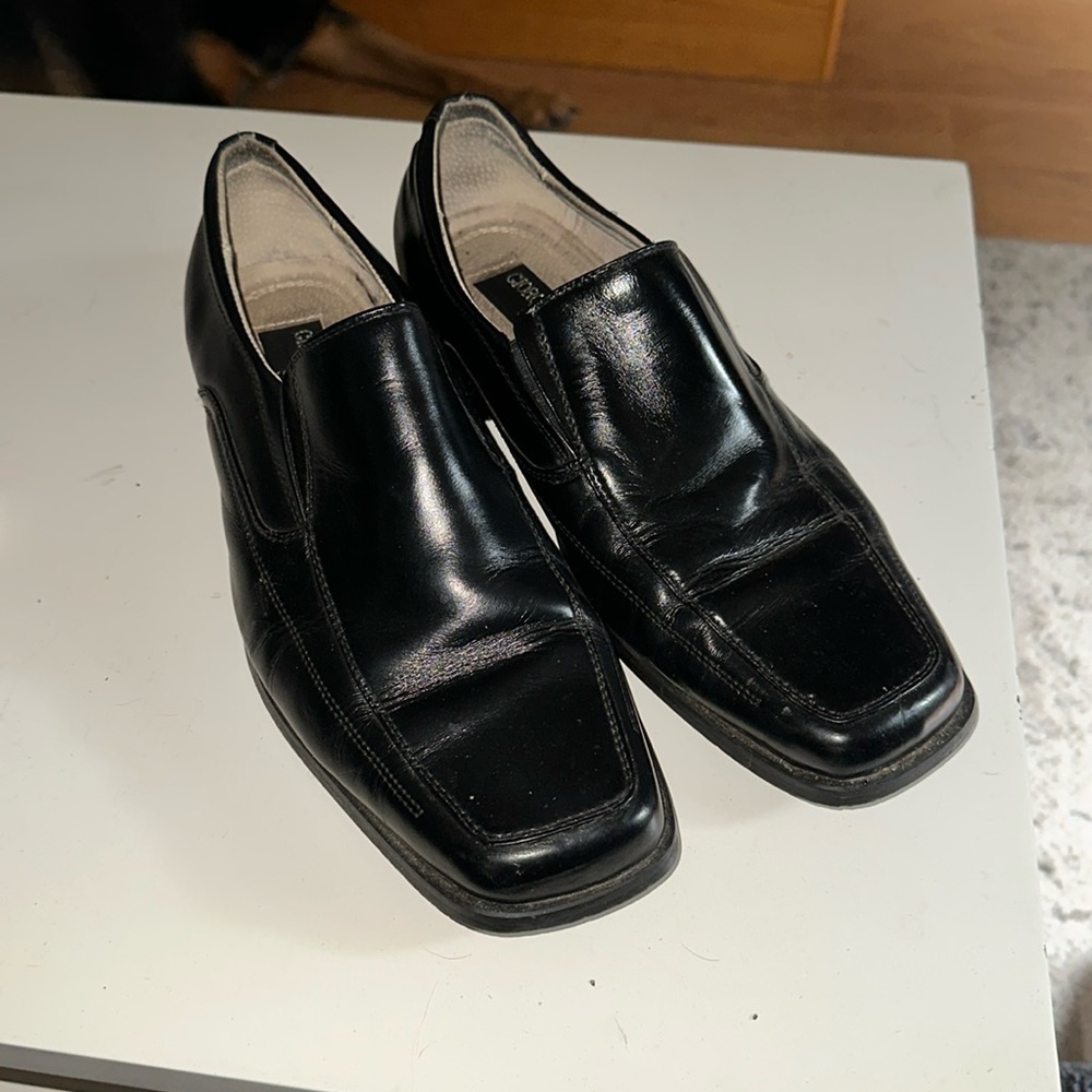 Men’s size 9 1/2 Giorgio Venturi Formal Slip ons